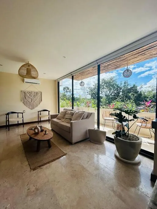 New Large Luxurious 1 Bedroom, 1 Bathroom Apartment In 图卢姆
