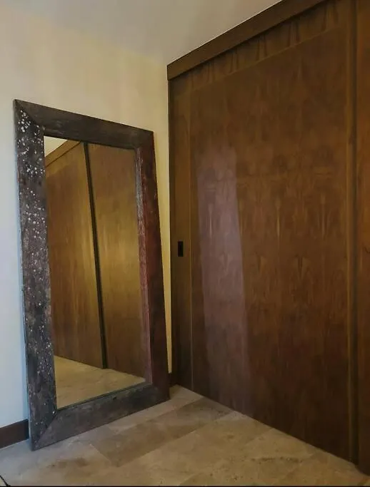 New Large Luxurious 1 Bedroom, 1 Bathroom Apartment In 图卢姆